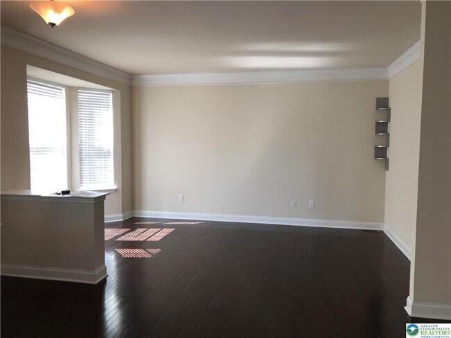Building Photo - 6137 Valley Forge Dr