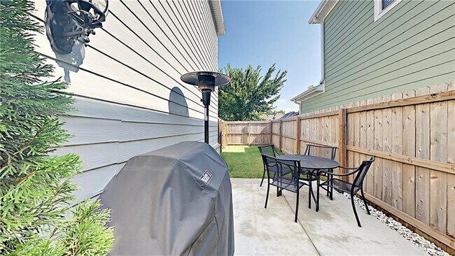 Building Photo - 6519 W Pleasant Way