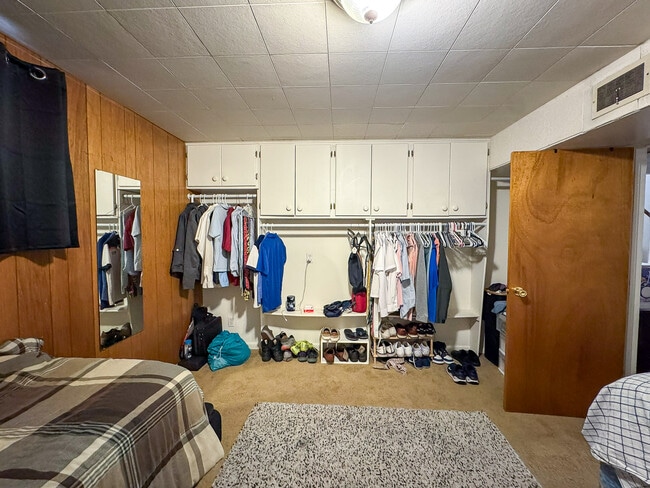 Building Photo - 845 E 820 N