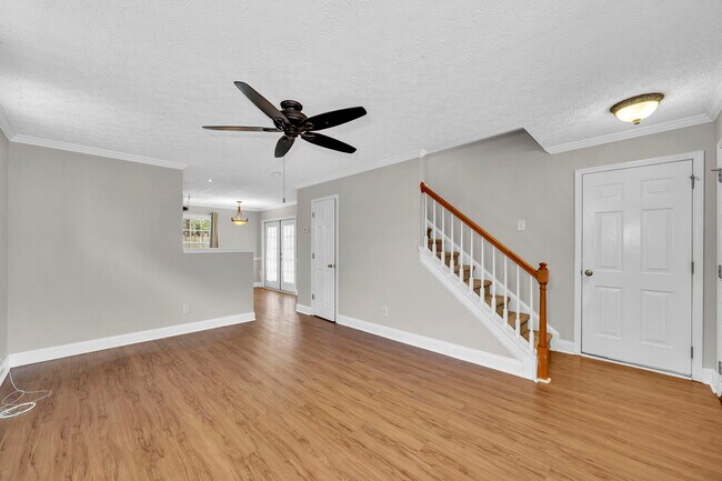 Building Photo - 225 Osmanthus Way