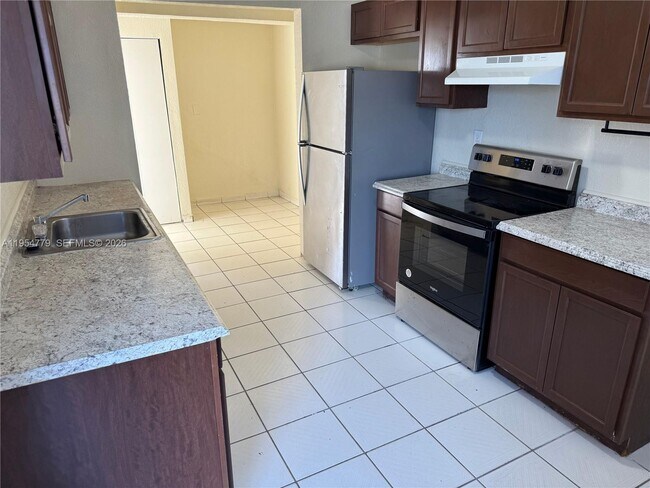 Building Photo - 19313 NW 47th Ave