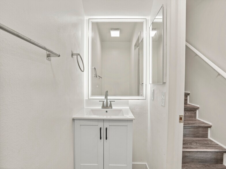 Building Photo - 6374 Caminito Salado