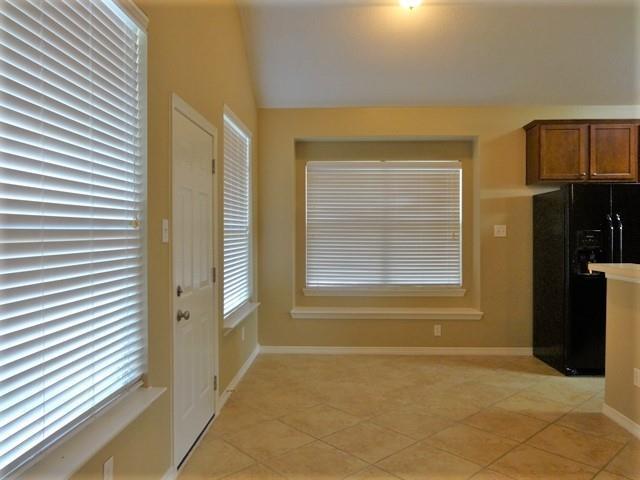 Building Photo - 2225 Highland Hills Dr