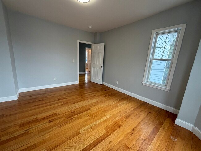 Building Photo - 786 Moody St