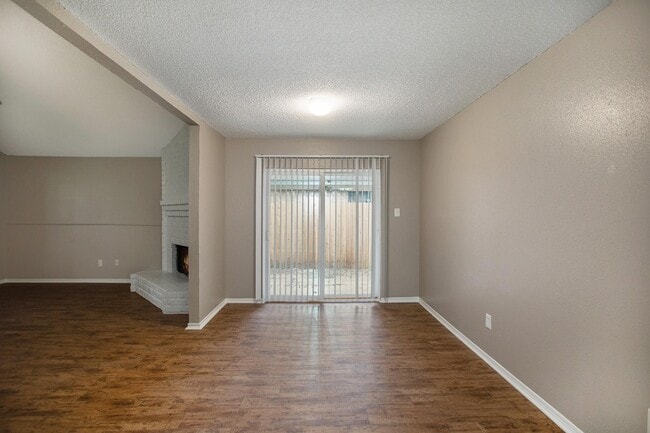 Building Photo - 21039 Settlers Valley Dr