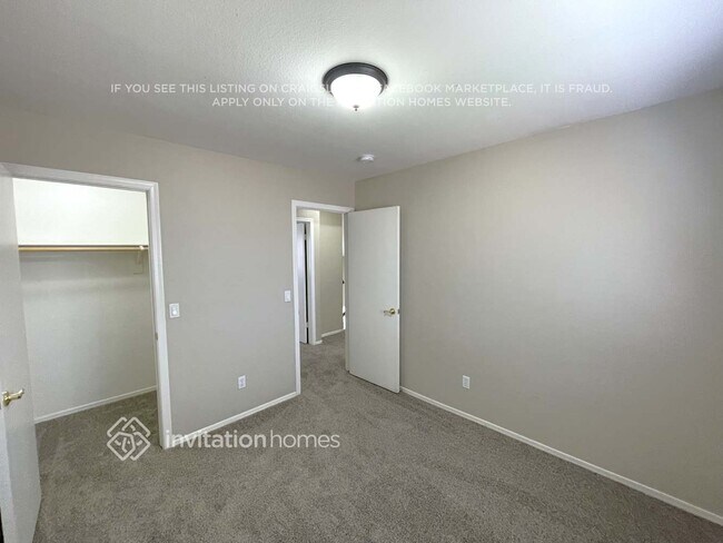 Building Photo - 3732 N 106th Ln