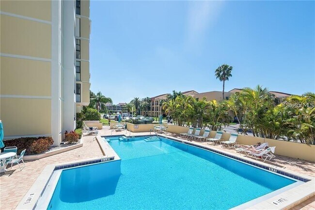 Building Photo - 855 Bayway Blvd