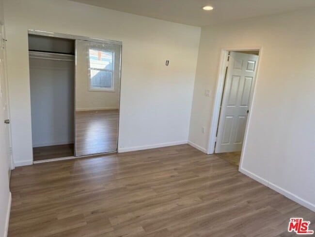 Building Photo - 1411 N Avon St