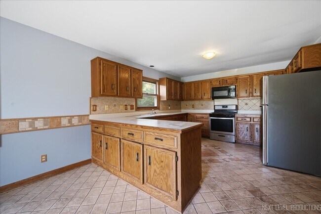 Building Photo - 13 Saddlewood Ct