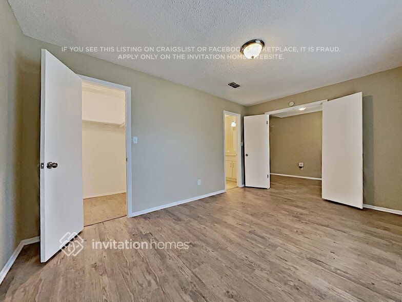 Building Photo - 411 Barrywood Ln