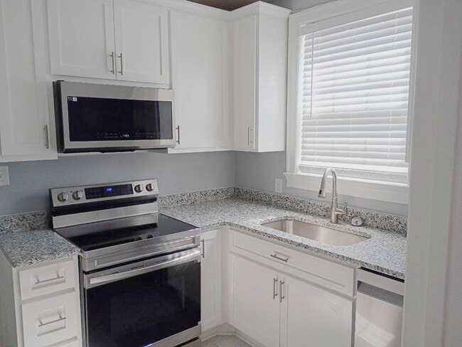 Building Photo - 423 Chestnut St