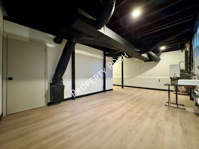 Building Photo - 3906 Forest Highland Cir