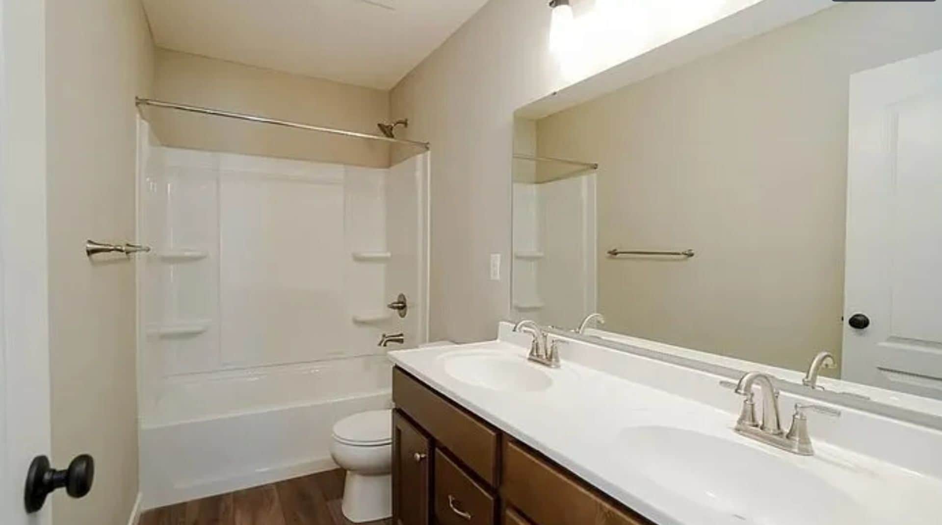 Building Photo - 6136 Old Rosebud Dr