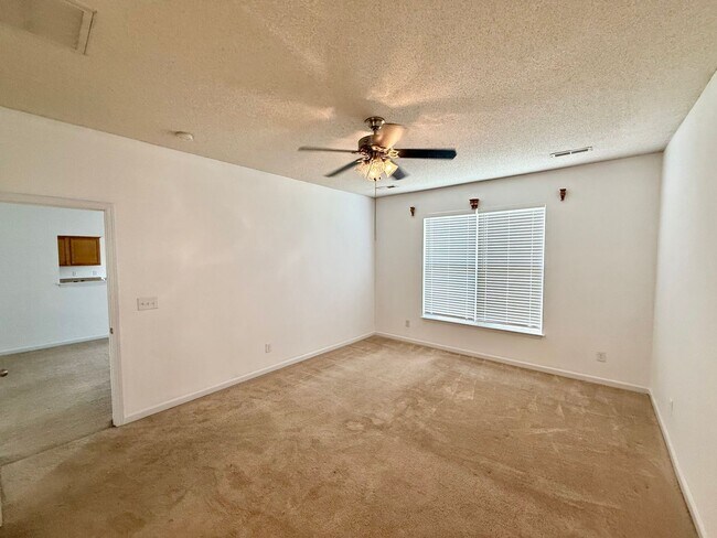 Building Photo - Three bedroom, 2 bath house in Greensboro-Fall Special-$100 off first month!!