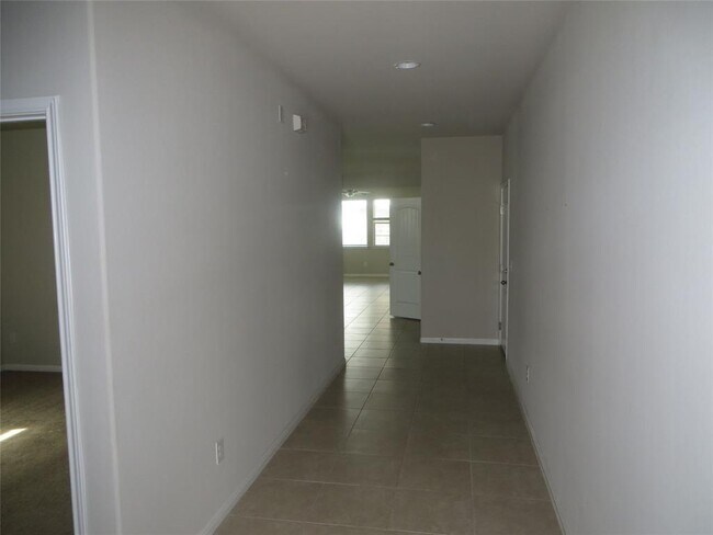 Building Photo - 301 La Escalera Dr