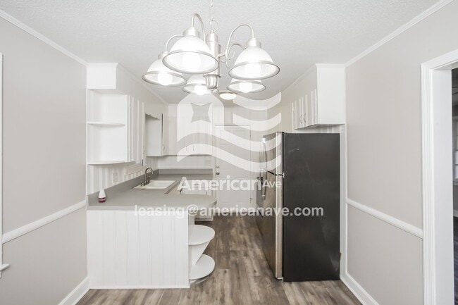Building Photo - 890 Griffin St