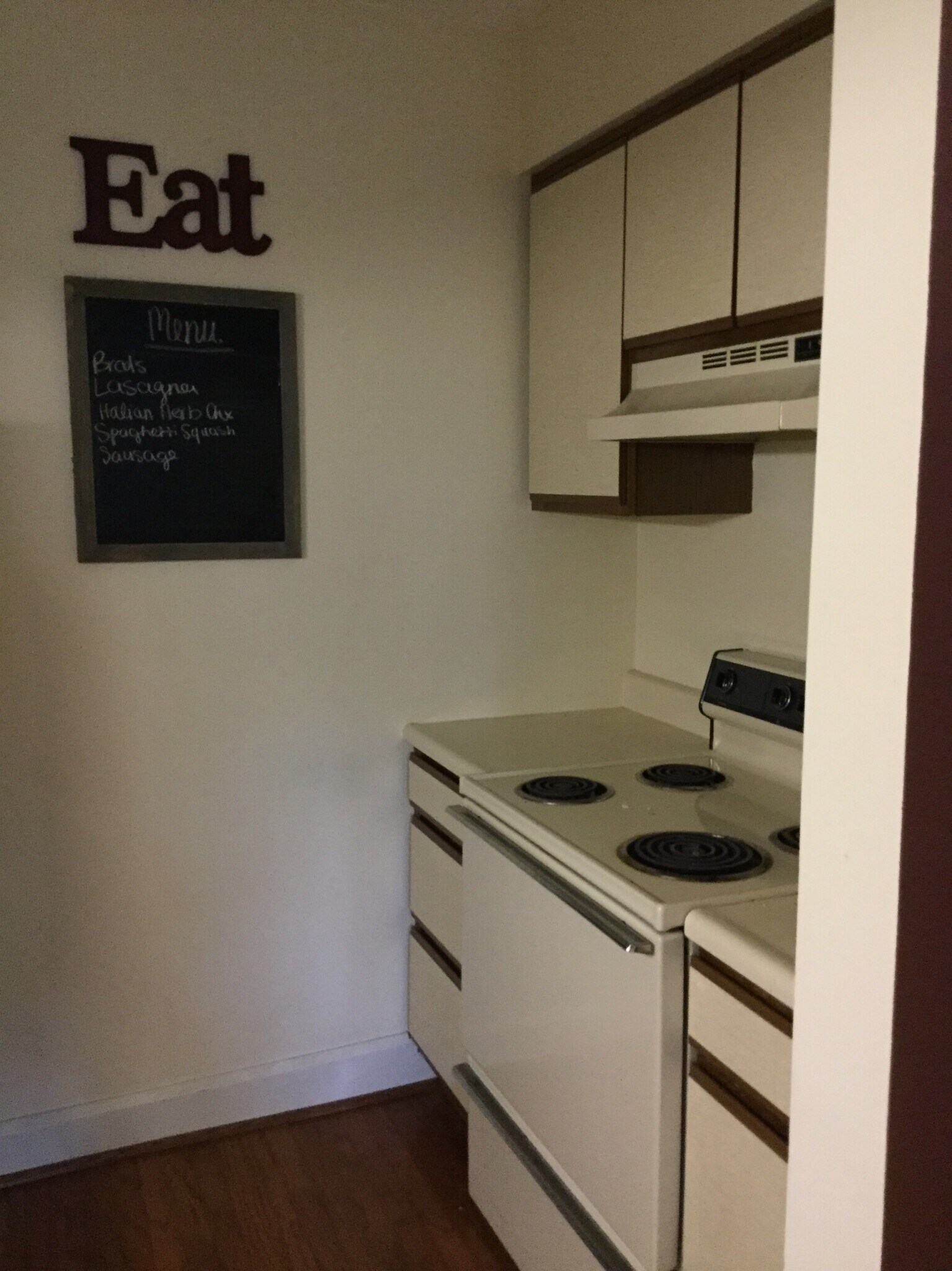 Kitchen - Oven Side - 714 Buchanan St