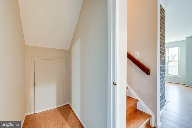 Building Photo - 1727 Cy Ct