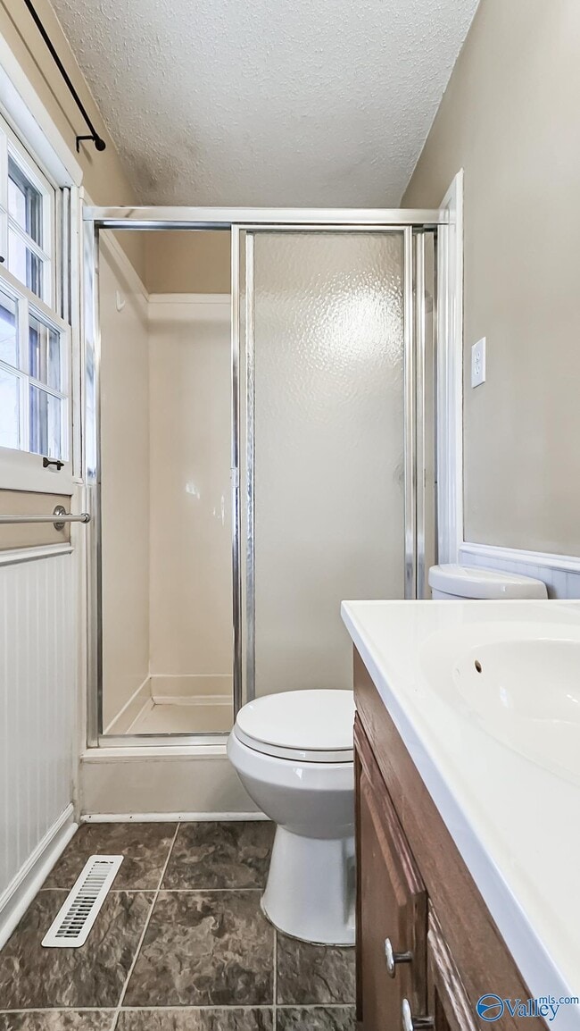 Building Photo - 712 Larry Dr