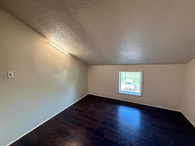 Building Photo - 9696 Walnut St