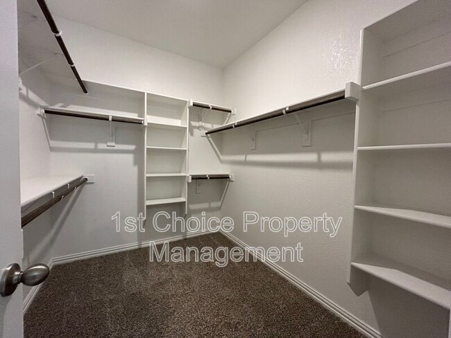 Building Photo - 7205 Tesoro Trl