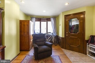 Building Photo - 3285 Chatham St