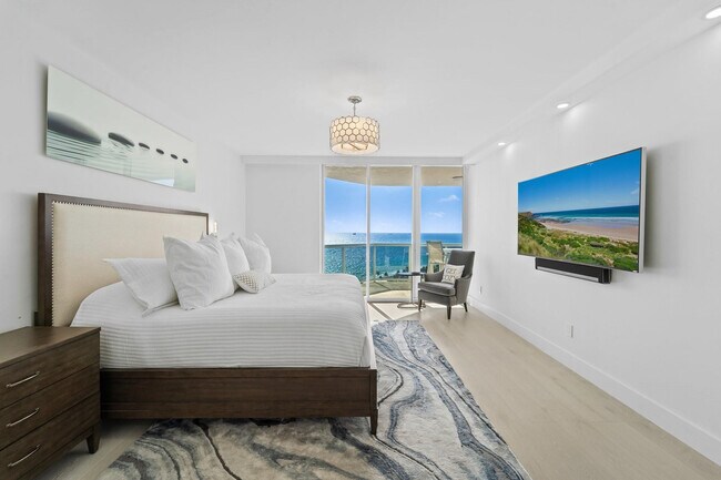 Building Photo - 3100 N Ocean Blvd