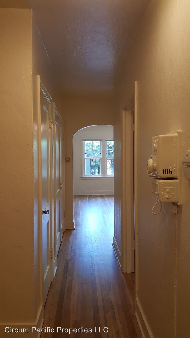 Building Photo - 2763 NW Thurman St