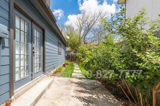 Building Photo - 15410 Wood Sorrel
