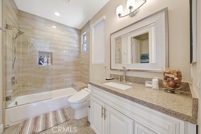 Building Photo - 75 Marbella