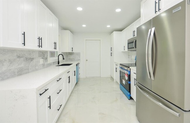 Building Photo - 6107 Kuldell Dr