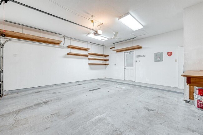 Building Photo - 9850 Pagewood Ln