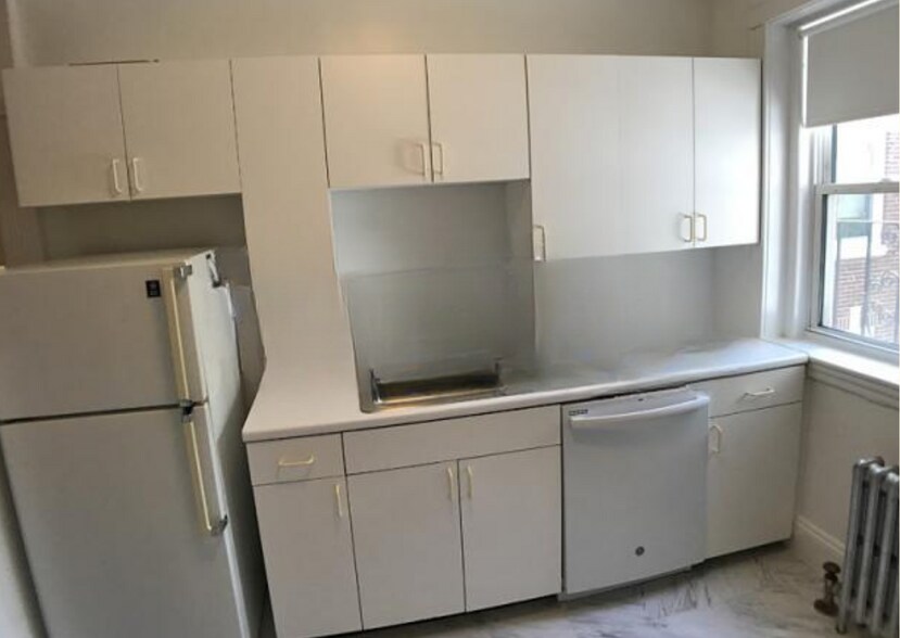 Primary Photo - 27 Wendell St