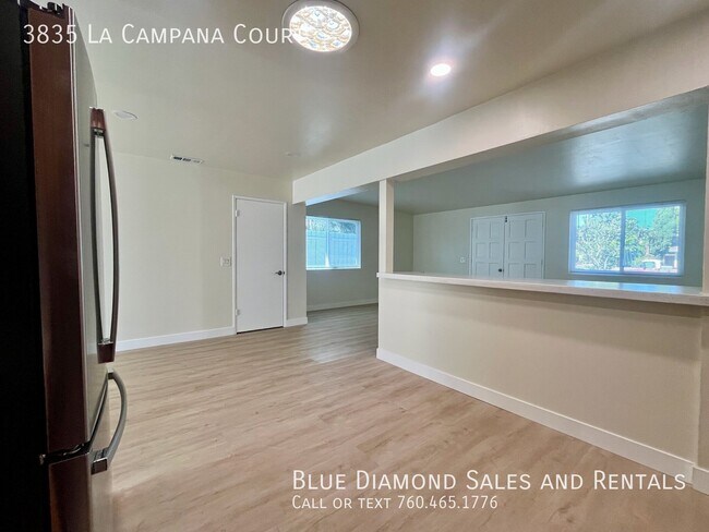Building Photo - 3835 La Campana Ct