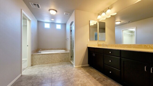 Building Photo - 7275 Shannon Ridge Ct
