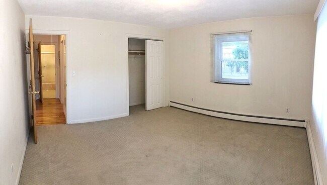 Building Photo - 2-bed with 1-parking South Newton