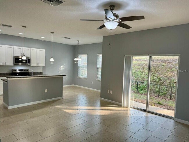 Building Photo - 930 Lakefront Village Dr