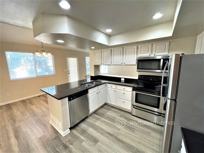 Building Photo - 839 E 133rd Ave