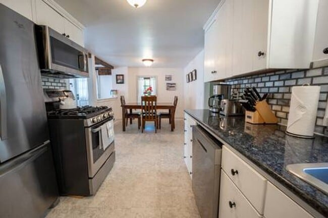 Building Photo - Historic Cape Cod with Modern Comfort Alon...