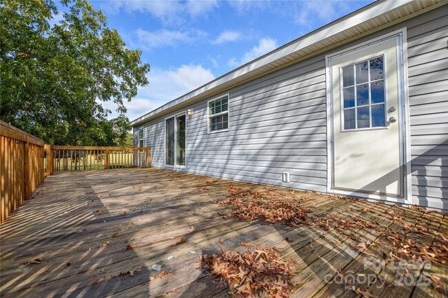 Building Photo - 711 W C J Thomas Rd