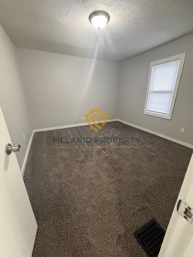 Building Photo - Beautiful 2 Bedroom and 1 Bathroom Near Mapleton-Fall Creek Area Available NOW!