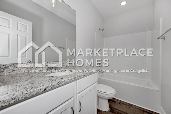 Building Photo - 174 River Pointe Dr