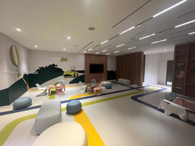 Building Photo - 300 Biscayne Blvd Way