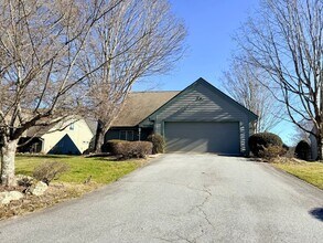 Building Photo - Spacious Home in Kenmure