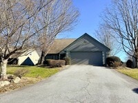 Building Photo - Spacious Home in Kenmure