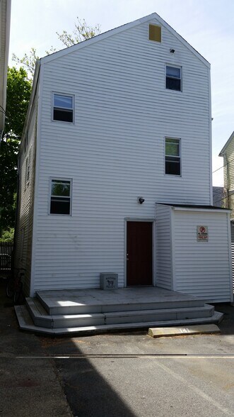 Building Photo - 141 Bradford St
