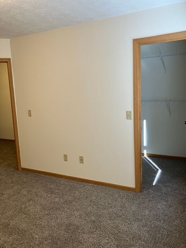 Building Photo - Updated 2 Bedroom (1084 sq ft), 1.5 Baths, and 1-Car Attached Garage in Troy, Ohio!