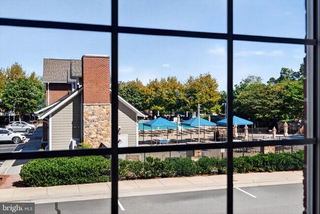 Building Photo - 42563 Highgate Terrace