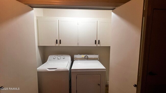 Building Photo - 119 Gayle Dr