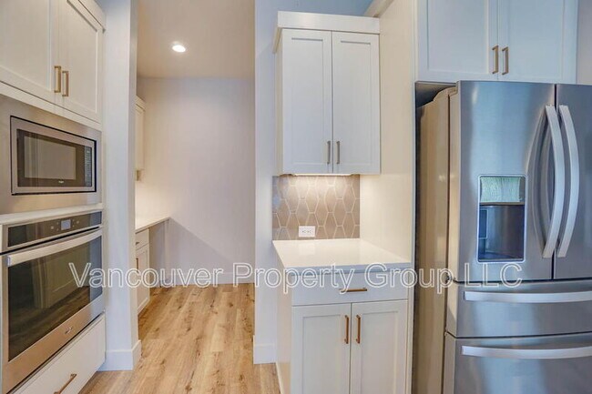 Building Photo - 15103 NE 98th Cir